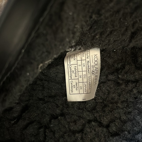 Black cozy UGG boots - Picture 5 of 5